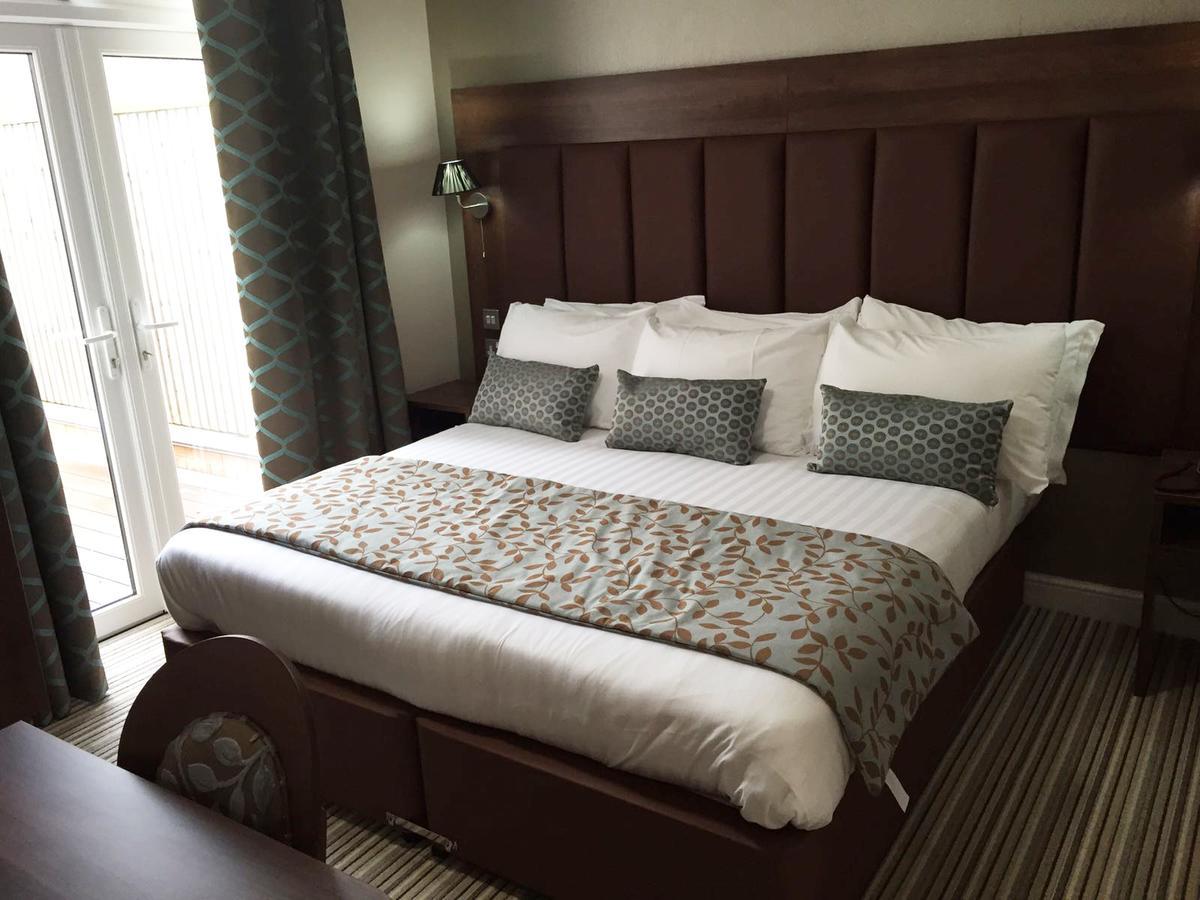 Twin Oaks Hotel 체스터필드 외부 사진