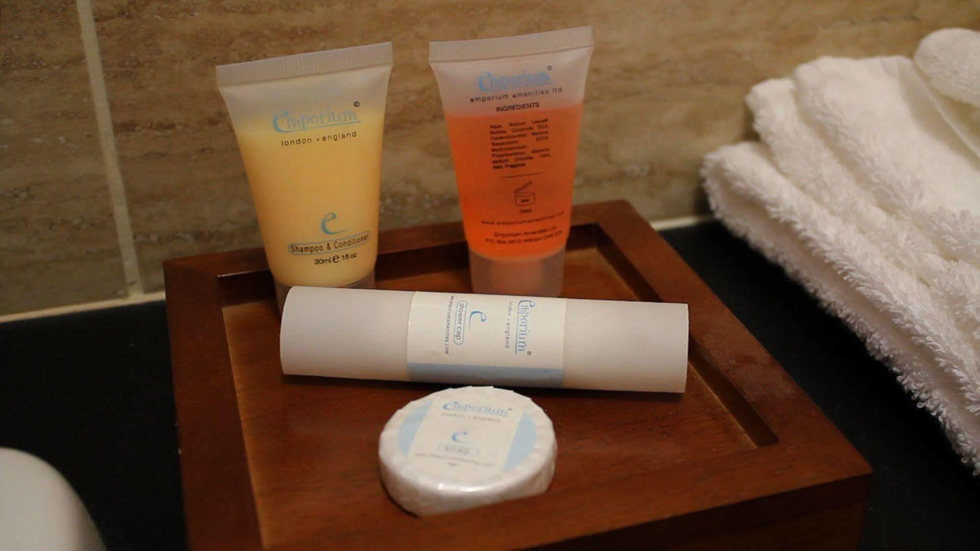 Twin Oaks Hotel 체스터필드 외부 사진