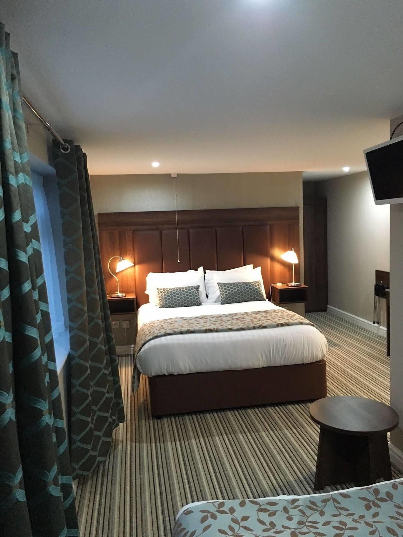 Twin Oaks Hotel 체스터필드 외부 사진